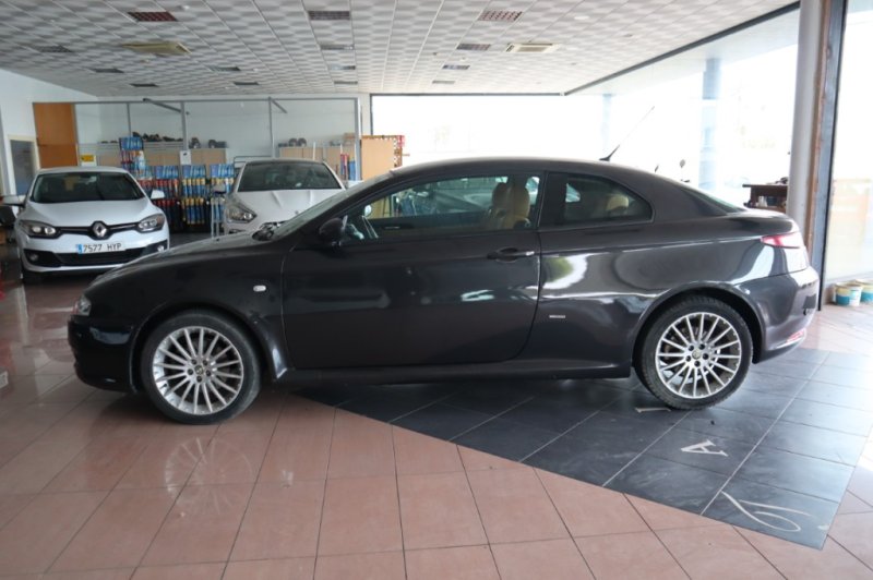 ALFA ROMEO GT 1900 JTD T/DIESEL DE 250 CV Y 6 VEL.