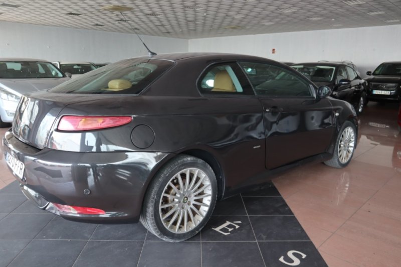 ALFA ROMEO GT 1900 JTD T/DIESEL DE 250 CV Y 6 VEL.