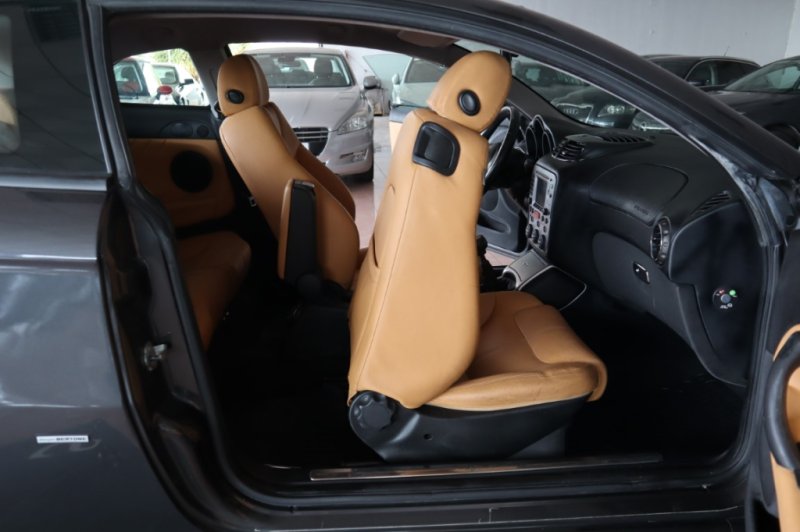 ALFA ROMEO GT 1900 JTD T/DIESEL DE 250 CV Y 6 VEL.