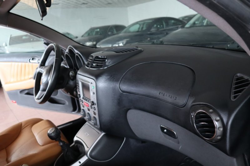 ALFA ROMEO GT 1900 JTD T/DIESEL DE 250 CV Y 6 VEL.