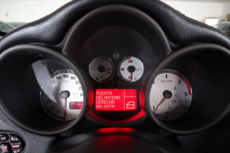 ALFA ROMEO GT 1900 JTD T/DIESEL DE 250 CV Y 6 VEL.