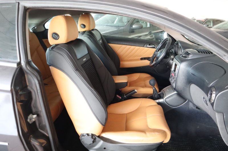 ALFA ROMEO GT 1900 JTD T/DIESEL DE 250 CV Y 6 VEL.