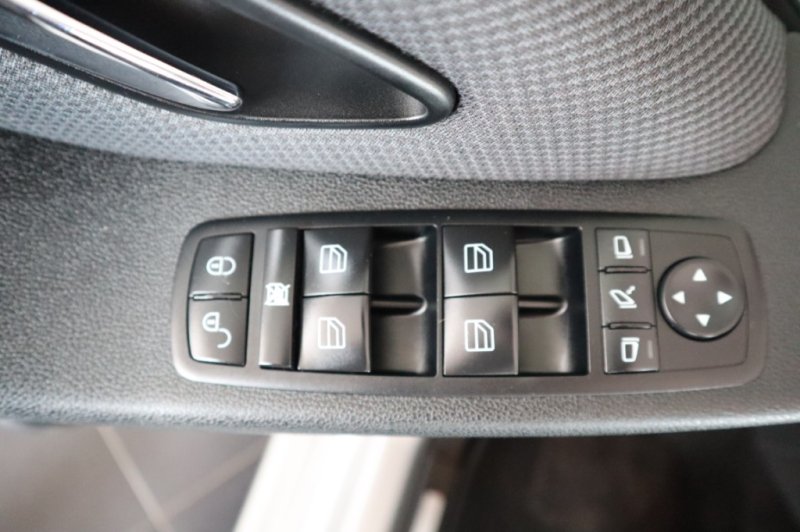 MERCEDES-BENZ B 200 MONOVOLUMEN DE 5 PUERTAS