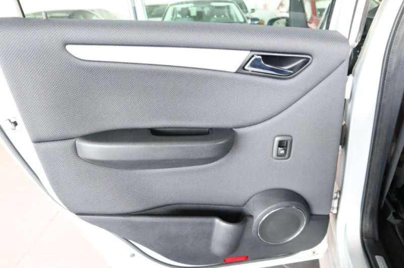 MERCEDES-BENZ B 200 MONOVOLUMEN DE 5 PUERTAS