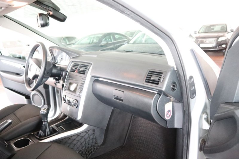 MERCEDES-BENZ B 200 MONOVOLUMEN DE 5 PUERTAS