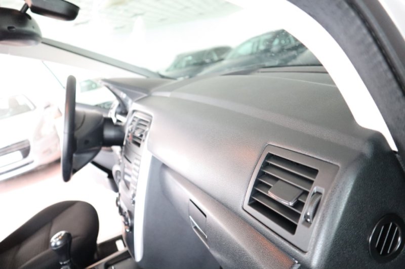 MERCEDES-BENZ B 200 MONOVOLUMEN DE 5 PUERTAS