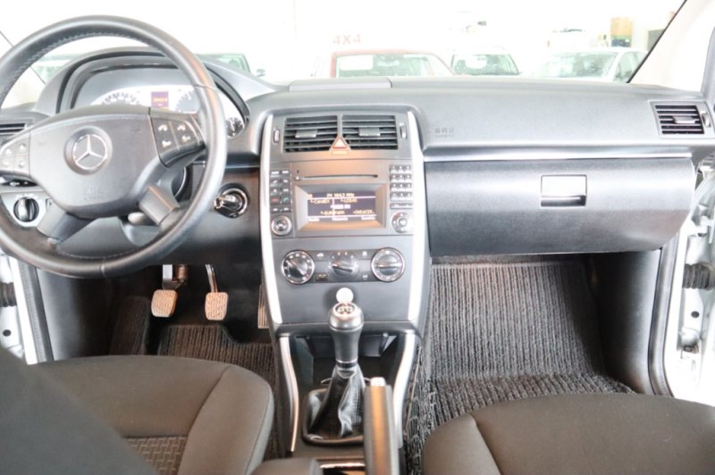 MERCEDES-BENZ B 200 MONOVOLUMEN DE 5 PUERTAS