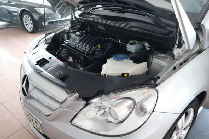 MERCEDES-BENZ B 200 MONOVOLUMEN DE 5 PUERTAS