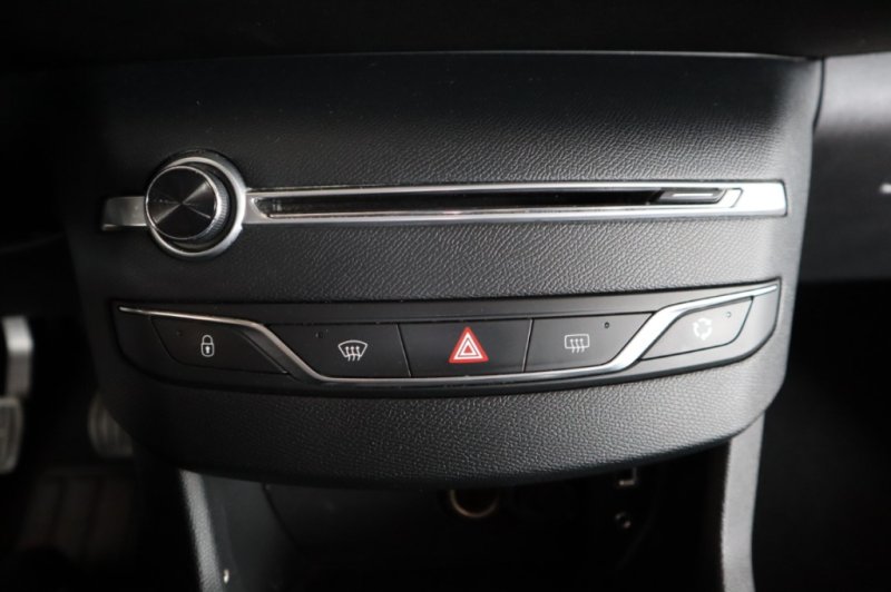 PEUGEOT 308 1600 HDI CON 5 PUERTAS