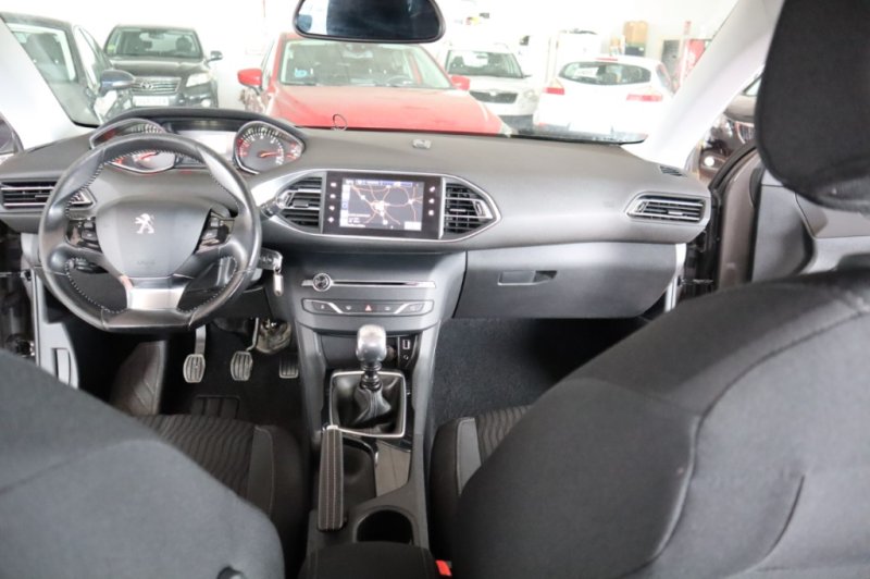 PEUGEOT 308 1600 HDI CON 5 PUERTAS