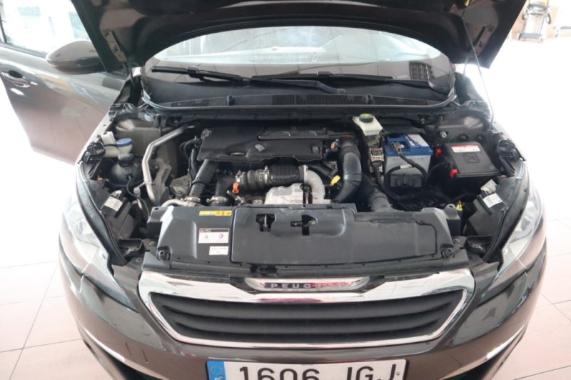 PEUGEOT 308 1600 HDI CON 5 PUERTAS