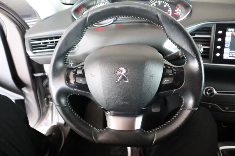 PEUGEOT 308 1600 HDI CON 5 PUERTAS