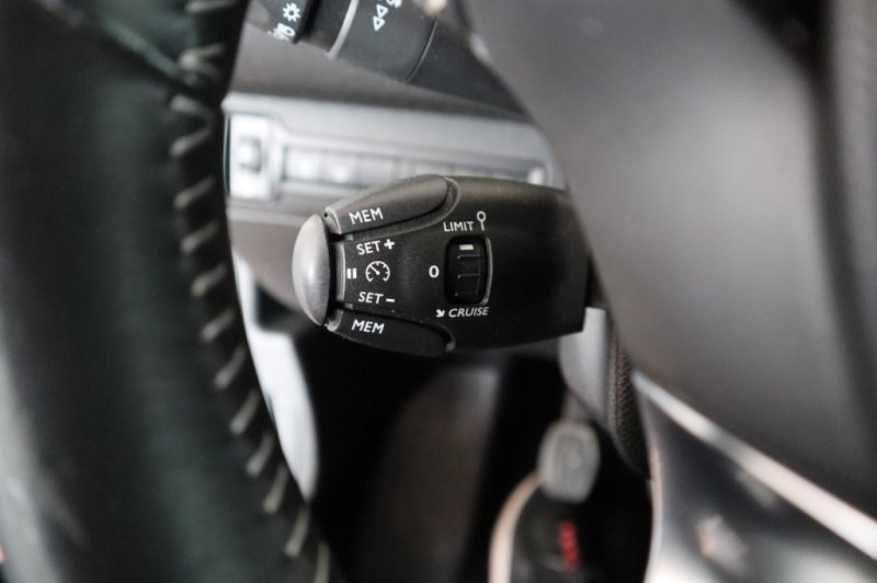 PEUGEOT 308 1600 HDI CON 5 PUERTAS