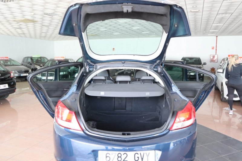 OPEL INSIGNIA 2.0 TURBO DIESEL DE 130 CV Y 6 VEL.