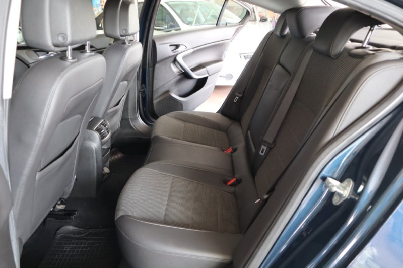 OPEL INSIGNIA 2.0 TURBO DIESEL DE 130 CV Y 6 VEL.