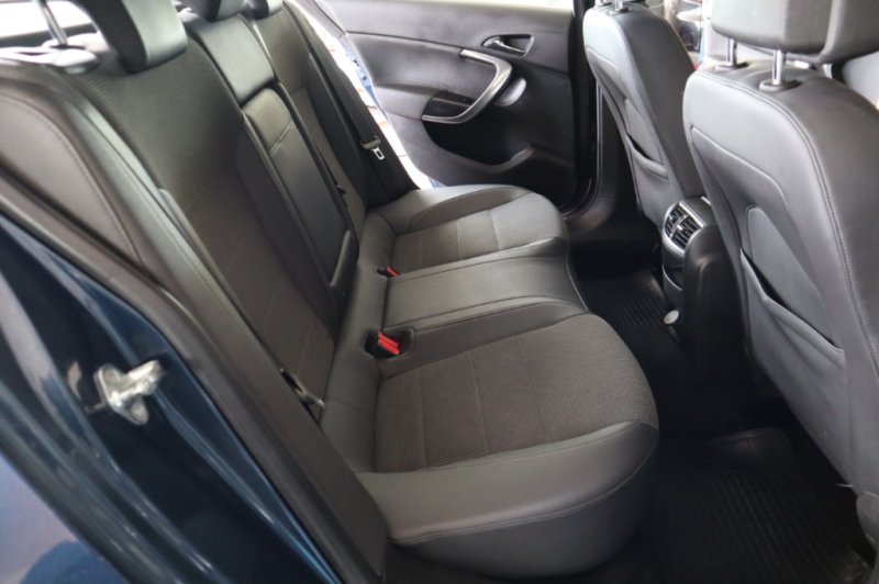 OPEL INSIGNIA 2.0 TURBO DIESEL DE 130 CV Y 6 VEL.