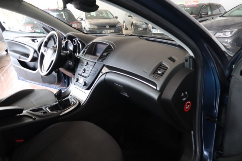 OPEL INSIGNIA 2.0 TURBO DIESEL DE 130 CV Y 6 VEL.