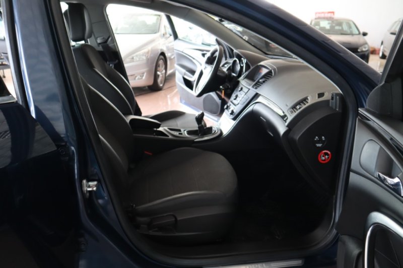 OPEL INSIGNIA 2.0 TURBO DIESEL DE 130 CV Y 6 VEL.