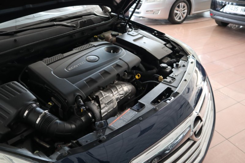 OPEL INSIGNIA 2.0 TURBO DIESEL DE 130 CV Y 6 VEL.