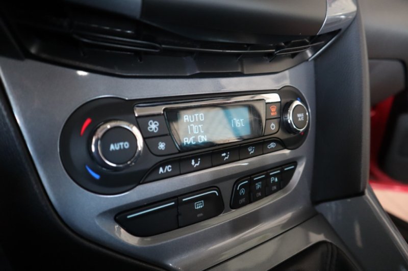 FORD FOCUS 1600 TDCI DE 115 CV Y 6 VELOCIDADES
