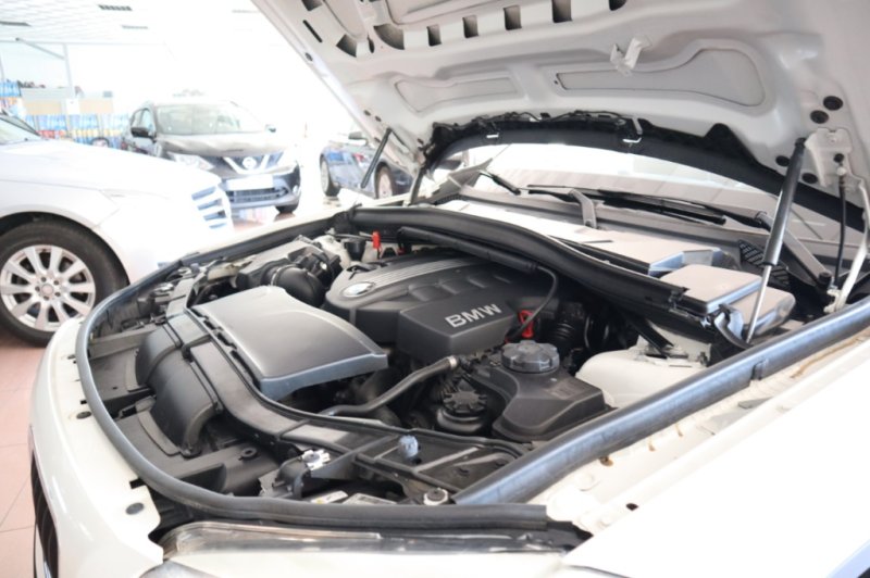 BMW X1 1.8 D CON MOTOR DE 2000 CC T/DIESEL