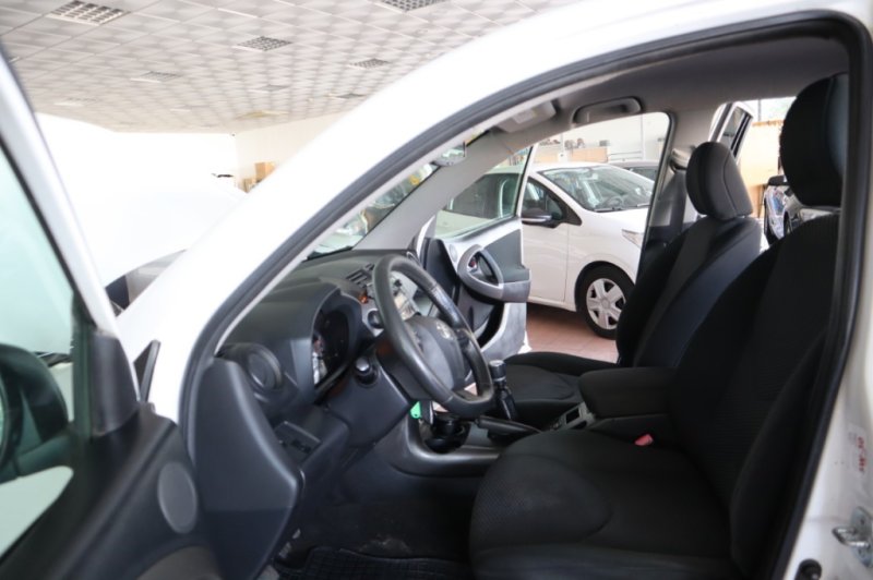 TOYOTA RAV 4 2.2 TURBO DIESEL