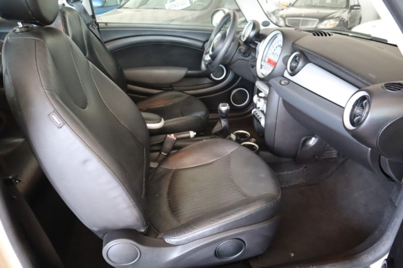 MINI COOPER DIESEL DE 1600 CC Y 110 CV CON 6 VEL.