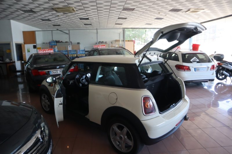 MINI COOPER DIESEL DE 1600 CC Y 110 CV CON 6 VEL.
