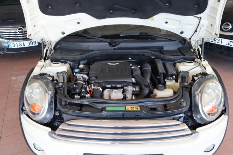 MINI COOPER DIESEL DE 1600 CC Y 110 CV CON 6 VEL.
