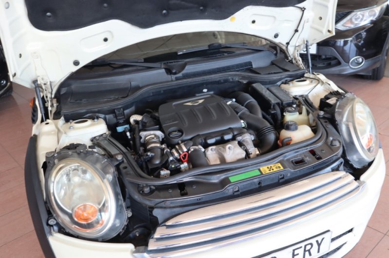 MINI COOPER DIESEL DE 1600 CC Y 110 CV CON 6 VEL.