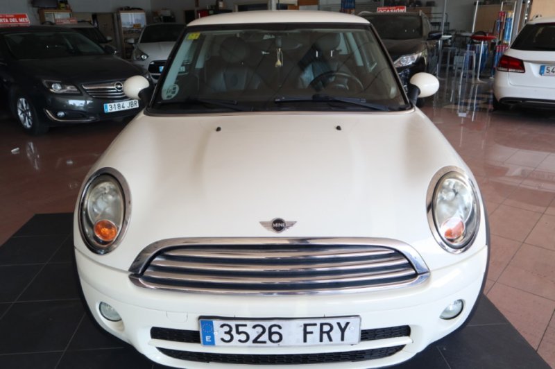 MINI COOPER DIESEL DE 1600 CC Y 110 CV CON 6 VEL.
