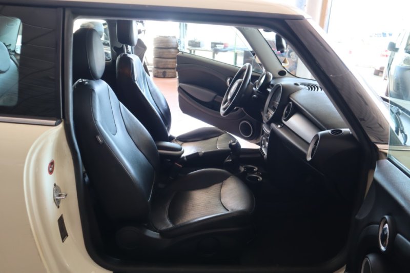 MINI COOPER DIESEL DE 1600 CC Y 110 CV CON 6 VEL.