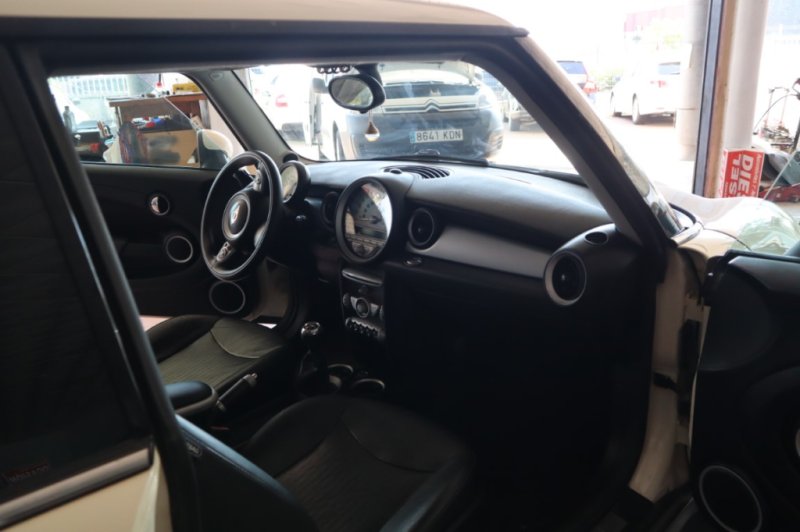 MINI COOPER DIESEL DE 1600 CC Y 110 CV CON 6 VEL.