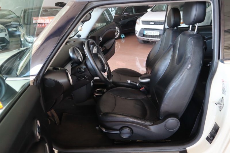 MINI COOPER DIESEL DE 1600 CC Y 110 CV CON 6 VEL.