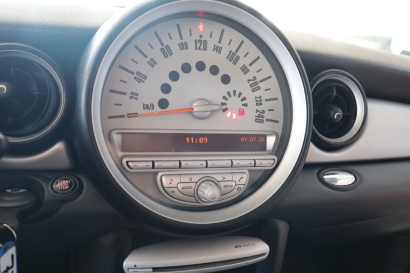 MINI COOPER DIESEL DE 1600 CC Y 110 CV CON 6 VEL.