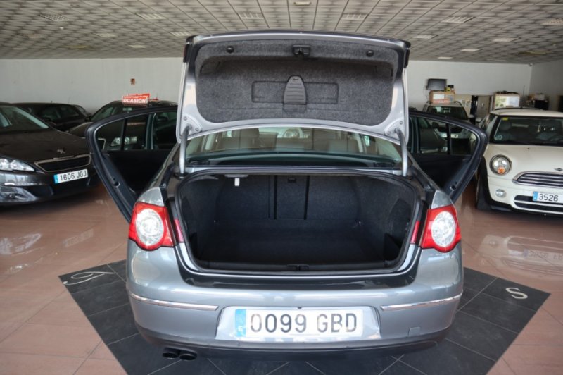 VOLKSWAGEN PASSAT 2.O TDI 140 CV CAJA DE CAMBIOS DE 6 VEL.