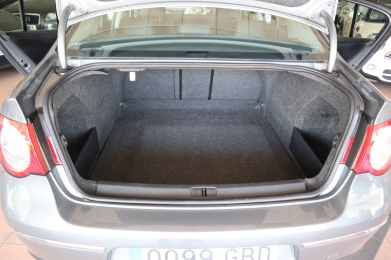 VOLKSWAGEN PASSAT 2.O TDI 140 CV CAJA DE CAMBIOS DE 6 VEL.