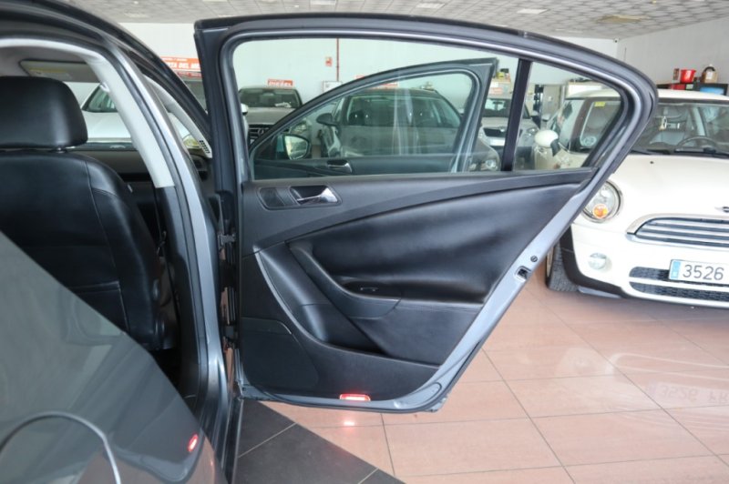 VOLKSWAGEN PASSAT 2.O TDI 140 CV CAJA DE CAMBIOS DE 6 VEL.