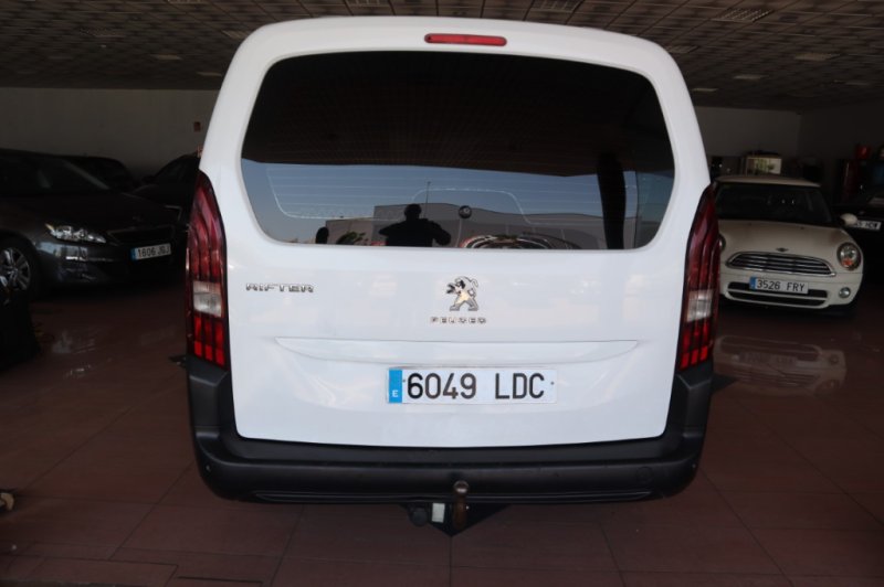 PEUGEOT RIFTER HDI DE 130 CV CON 5 PLAZAS