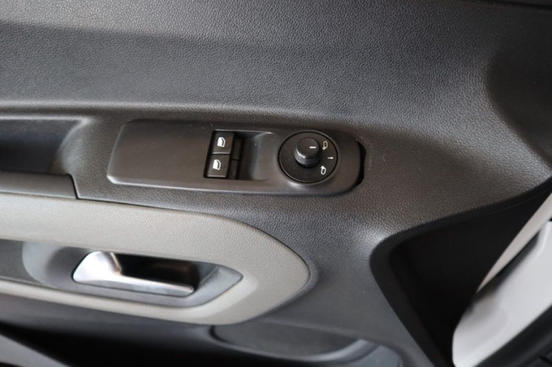 PEUGEOT RIFTER HDI DE 130 CV CON 5 PLAZAS