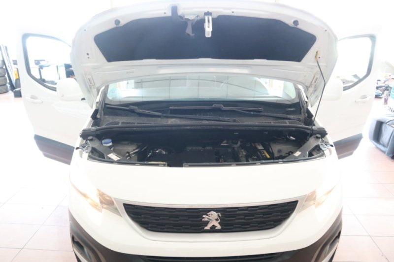PEUGEOT RIFTER HDI DE 130 CV CON 5 PLAZAS