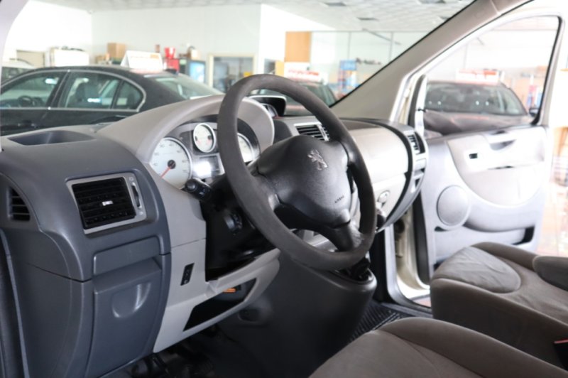 PEUGEOT EXPERT 2.0 HDI DE 120 CV Y 6 VEL.