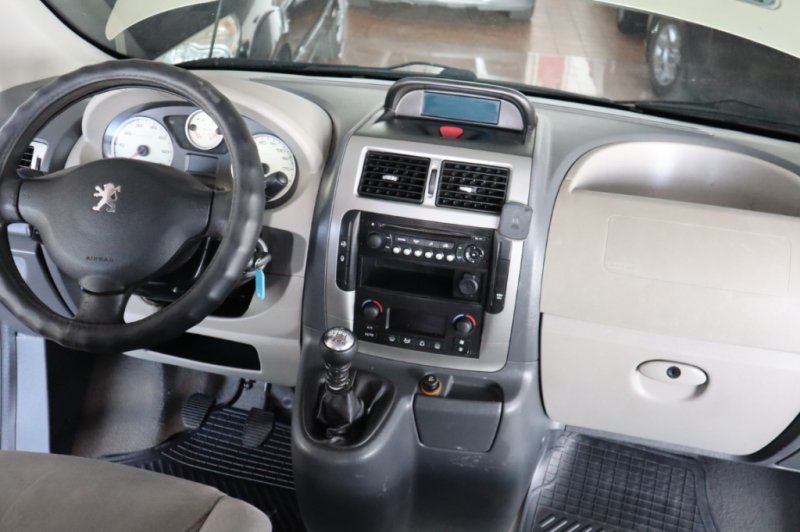 PEUGEOT EXPERT 2.0 HDI DE 120 CV Y 6 VEL.