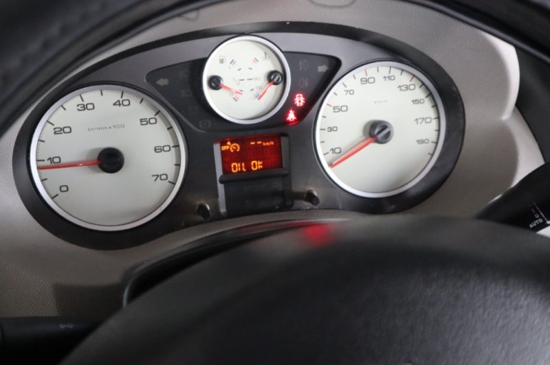 PEUGEOT EXPERT 2.0 HDI DE 120 CV Y 6 VEL.