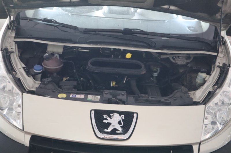 PEUGEOT EXPERT 2000 HDI DE 120 CV Y 6 VEL.