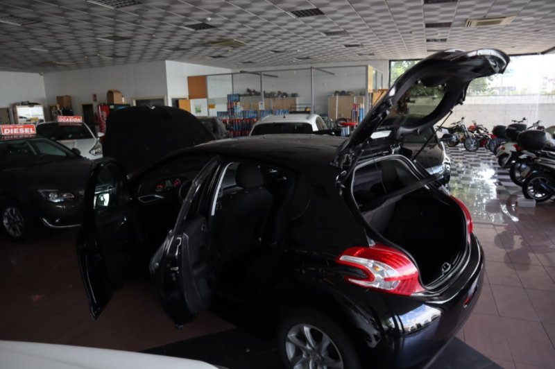 PEUGEOT 208 HDI DE 75 CV