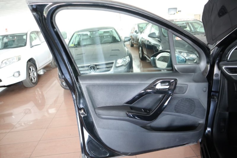 PEUGEOT 208 HDI DE 75 CV