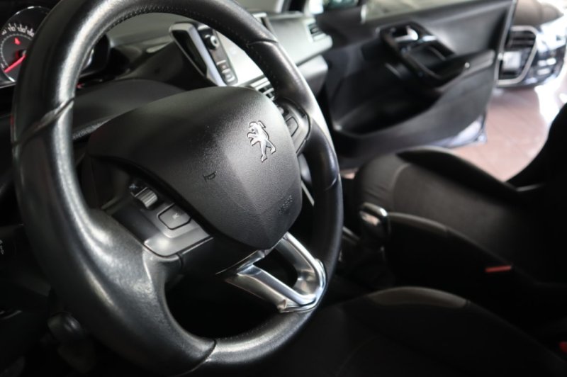 PEUGEOT 208 HDI DE 75 CV