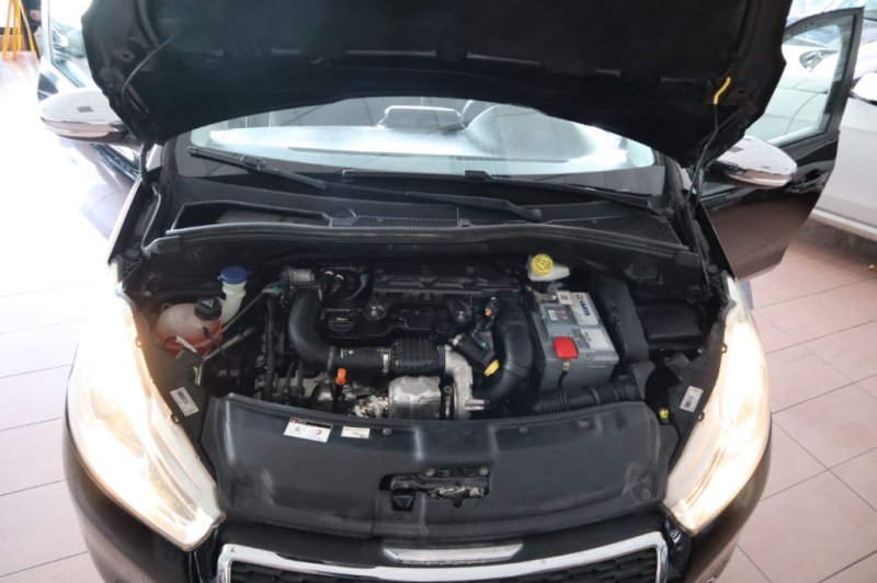 PEUGEOT 208 HDI DE 75 CV