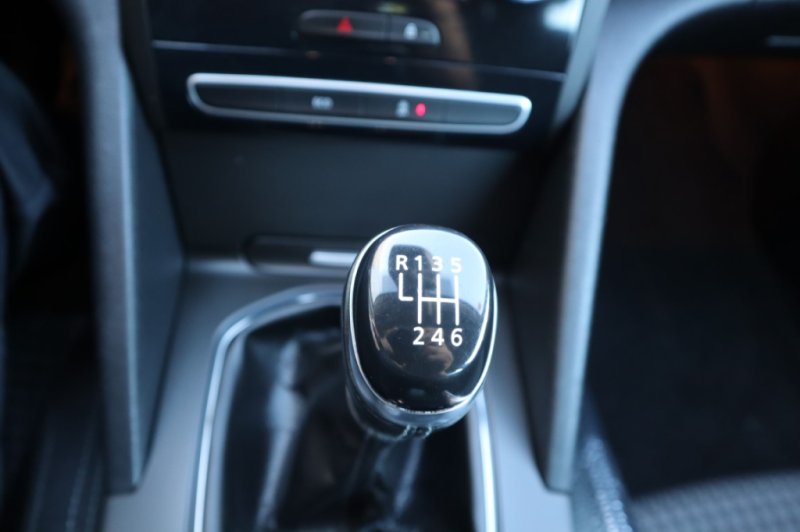 RENAULT TALISMAN TURBO DIESEL DE 110 CV Y 6 VELOCIDADES